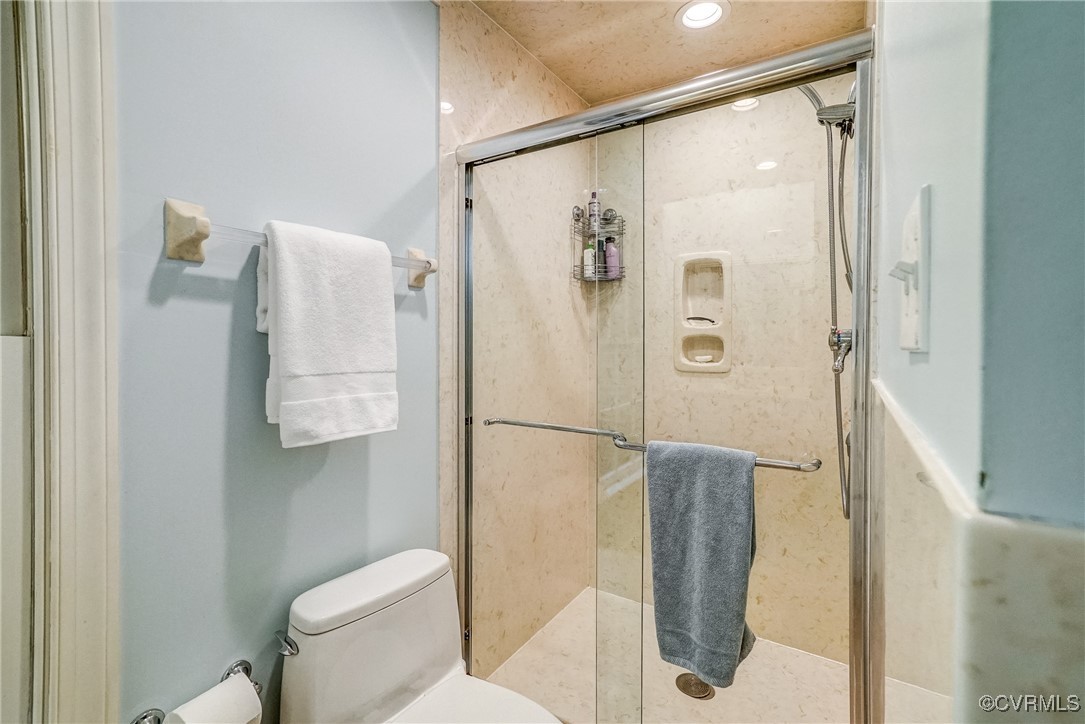 3630 Lansdowne Road Midlothian, VA 23113 - Photo 30 of 50 a bathroom with a shower and toilet