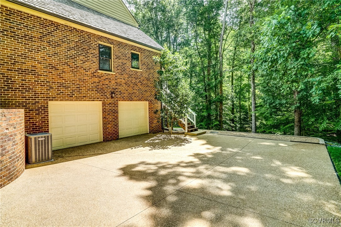 3630 Lansdowne Road Midlothian, VA 23113 - Photo 50 of 50 a view of a backyard with a tree
