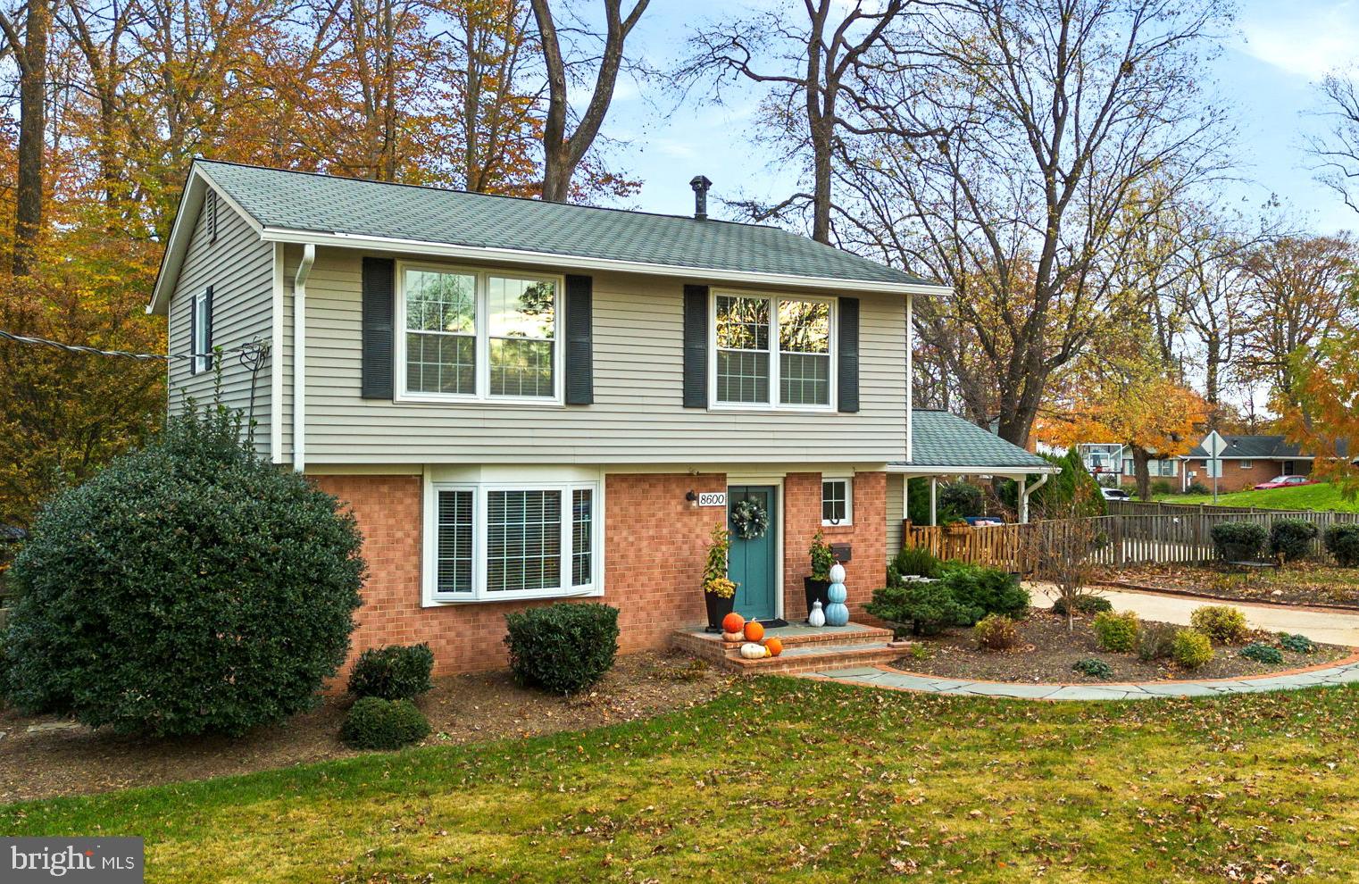 Renovated home in sought after Kings  Park!