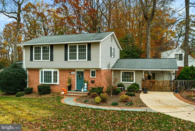 $875,000 | 8600 Victoria Road, Springfield, VA 22151