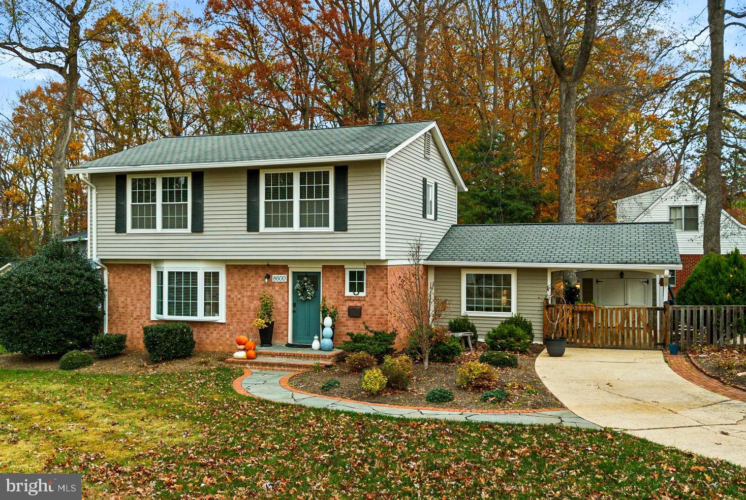 8600 Victoria Road Springfield, VA 22151 - Photo 2 of 15 4BR/2.5 Baths 1 block to Kings Park Elementary