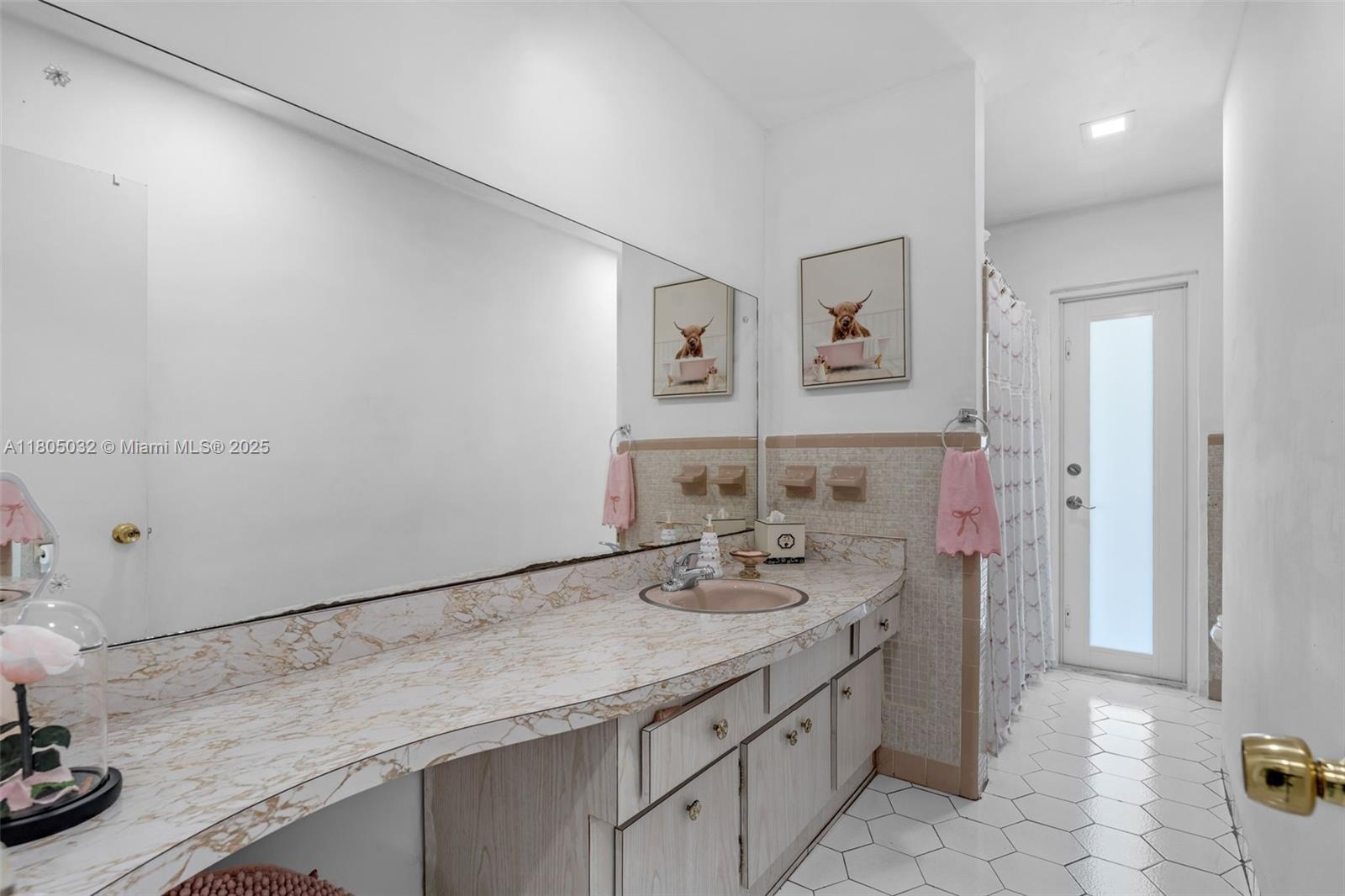 2023 Southwest 99th Avenue Miami, FL 33165 - Photo 12 of 33