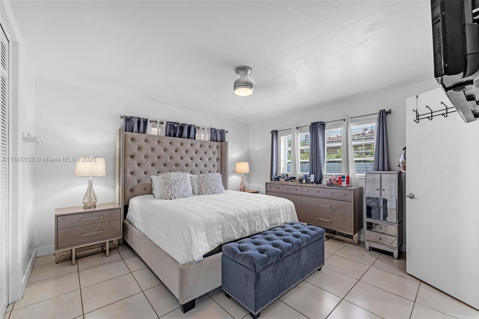 2023 Southwest 99th Avenue Miami, FL 33165 - Photo 19 of 33