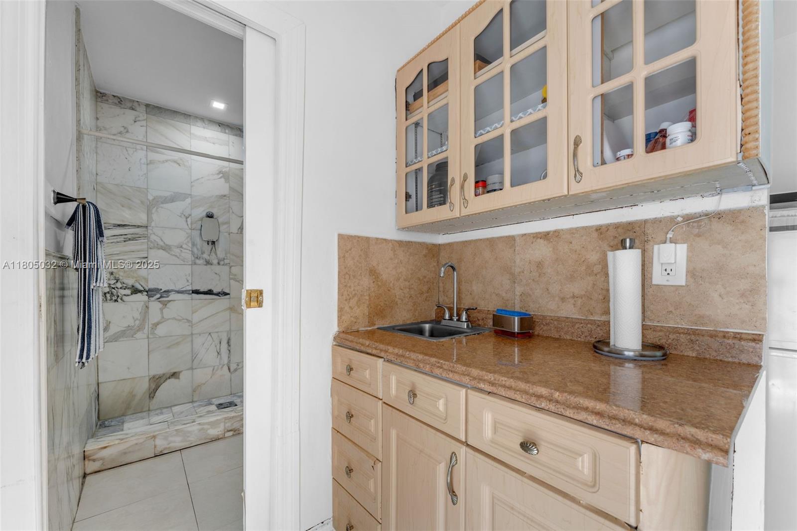 2023 Southwest 99th Avenue Miami, FL 33165 - Photo 21 of 33