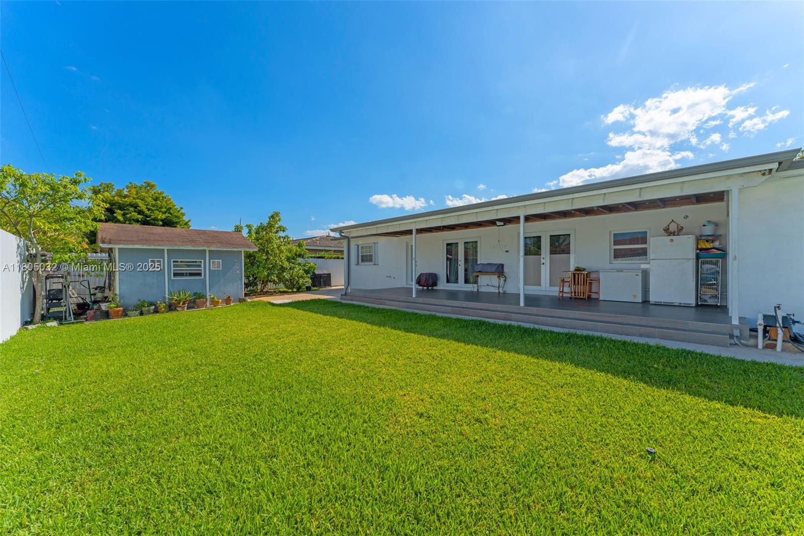 2023 Southwest 99th Avenue Miami, FL 33165 - Photo 26 of 33