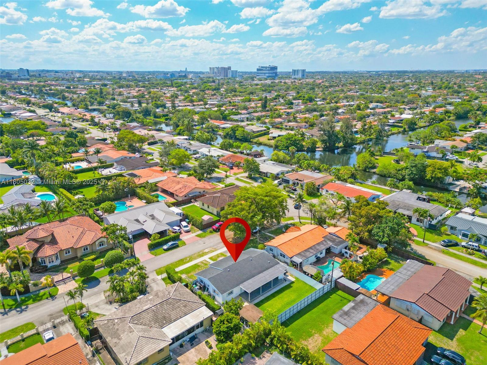 2023 Southwest 99th Avenue Miami, FL 33165 - Photo 31 of 33