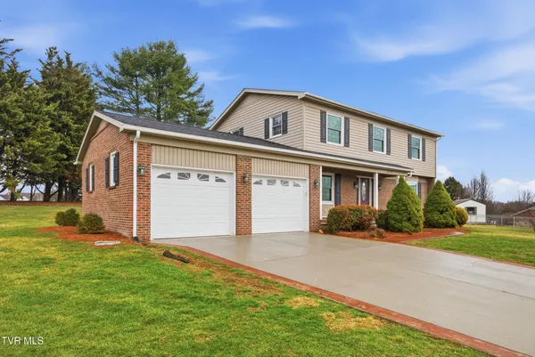 $425,000 | 1270 Crestview Drive, Wytheville, VA 24382