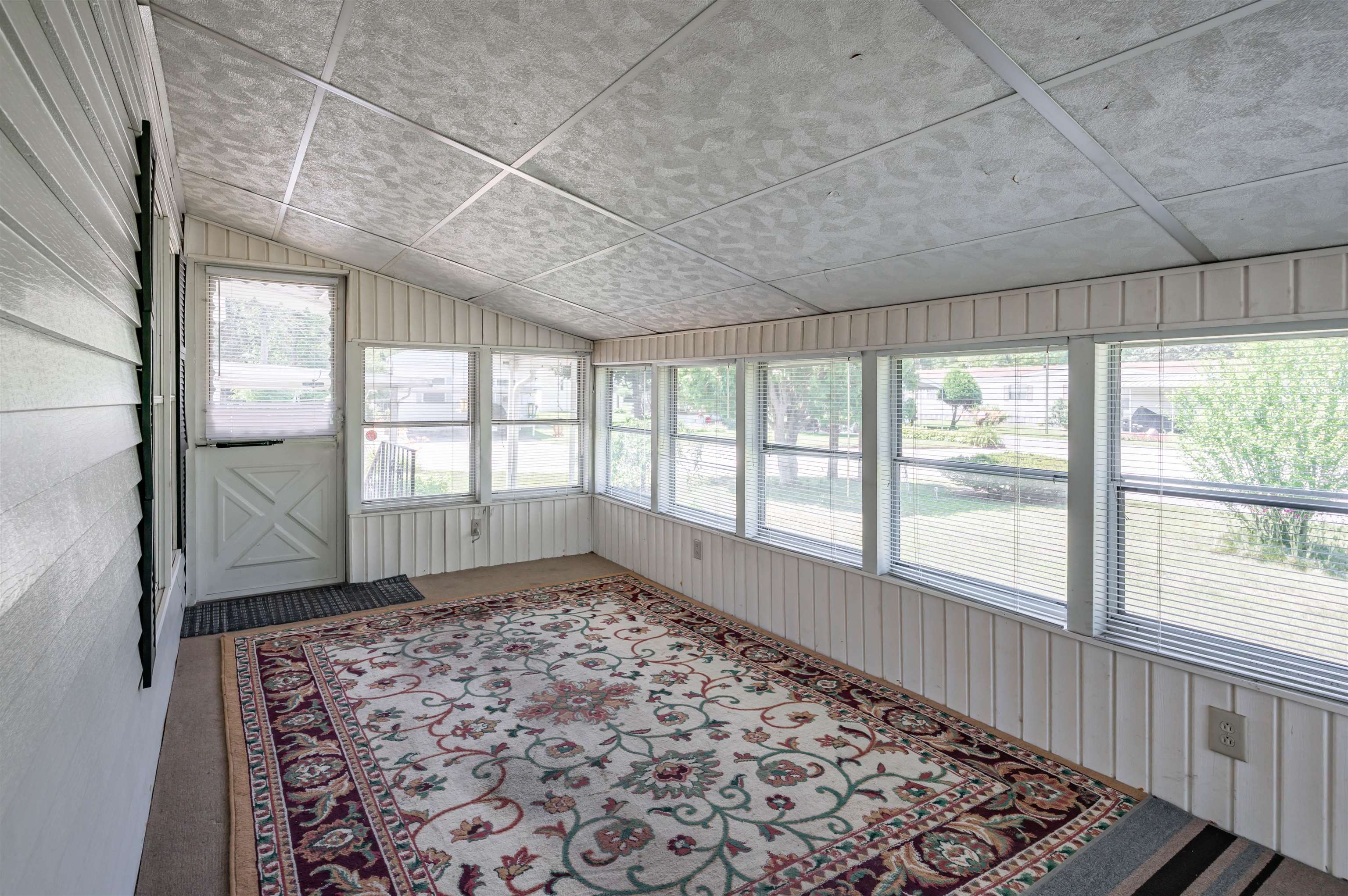 6 Embassy Avenue Hooksett, NH 03106 - Photo 12 of 40