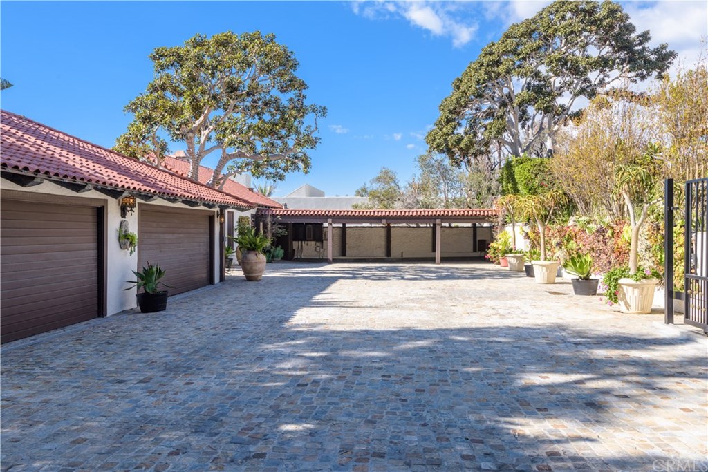 2529 South Coast Highway Laguna Beach, CA 92651 - Photo 3 of 37