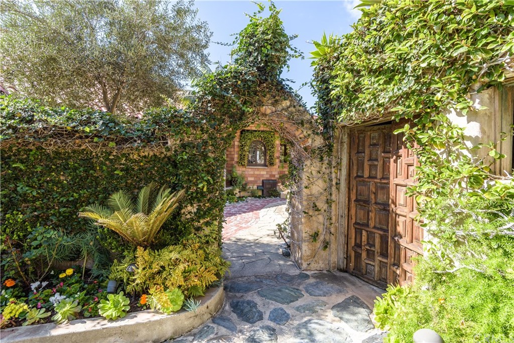 2529 South Coast Highway Laguna Beach, CA 92651 - Photo 9 of 37