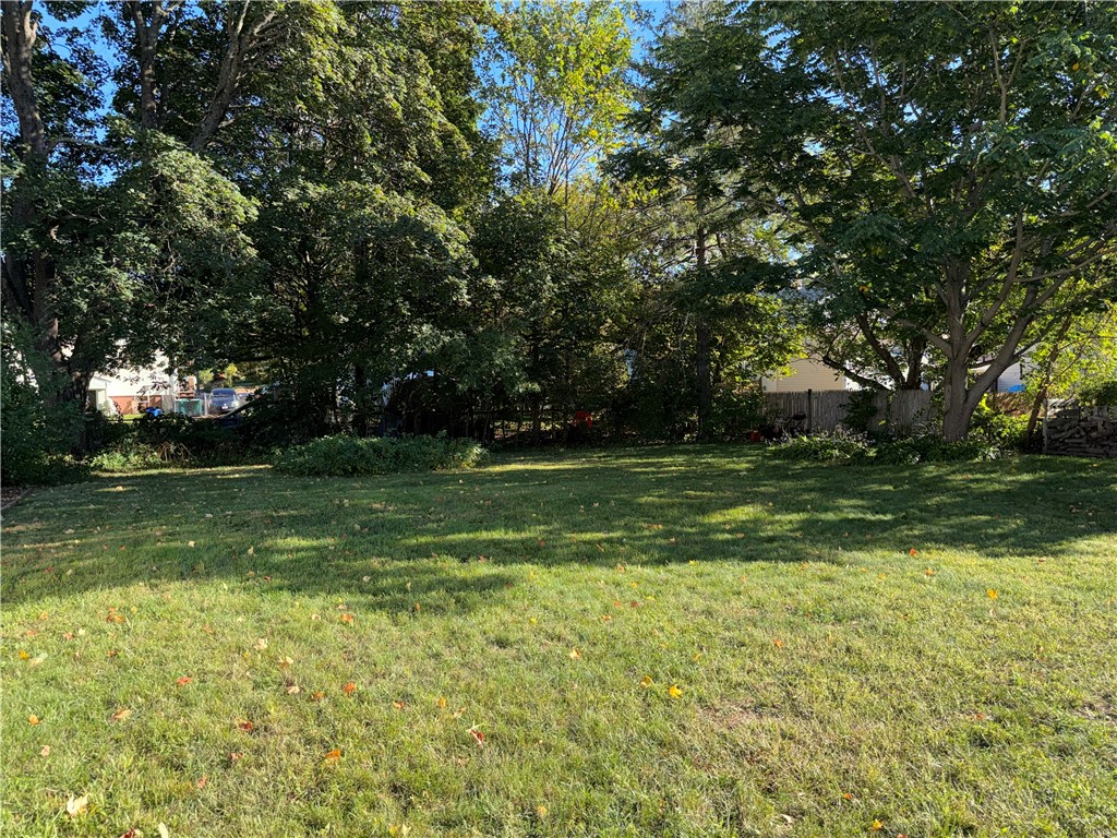 27 Irene Boulevard Woonsocket, RI 02895 - Photo 5 of 24