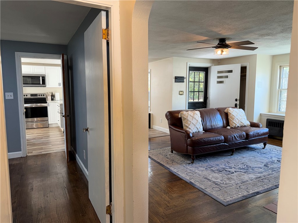 27 Irene Boulevard Woonsocket, RI 02895 - Photo 10 of 24