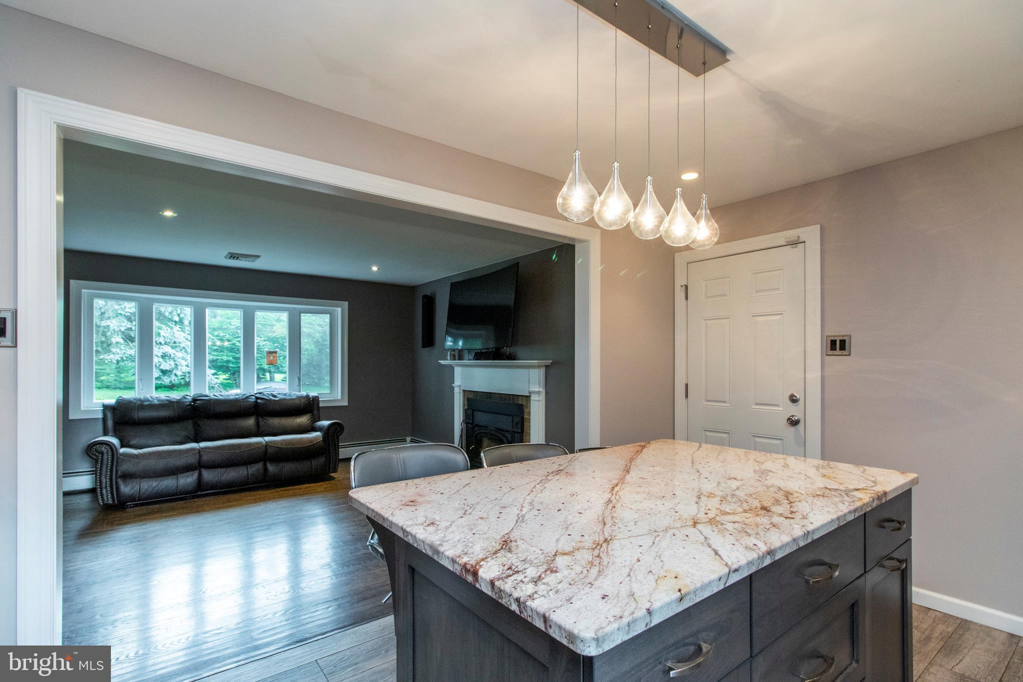 1128 Callowhill Road Chalfont, PA 18914 - Photo 6 of 34 Pendant Lighting