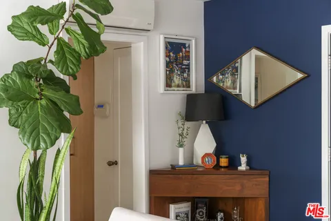 $799,000 | 1145 Larrabee Street, Unit 9, West Hollywood, CA 90069