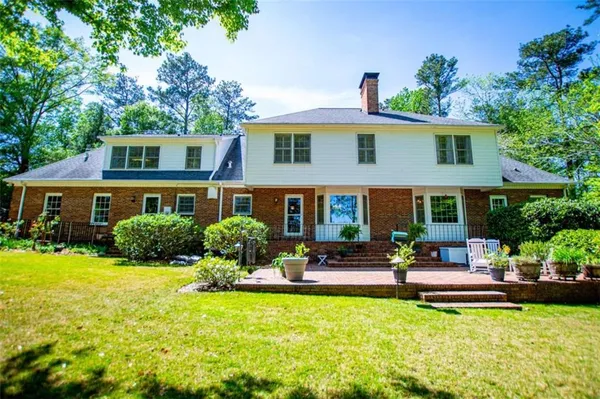 $849,900 | 203 South Ole Hickory Trail, Carrollton, GA 30117