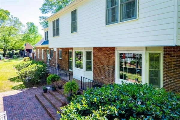 $849,900 | 203 South Ole Hickory Trail, Carrollton, GA 30117