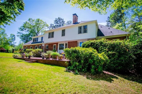 $849,900 | 203 South Ole Hickory Trail, Carrollton, GA 30117