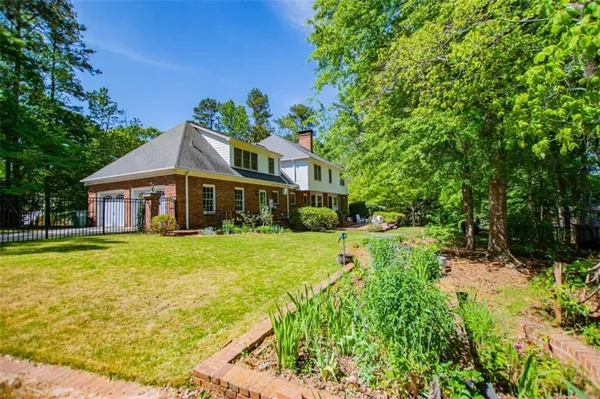 $849,900 | 203 South Ole Hickory Trail, Carrollton, GA 30117