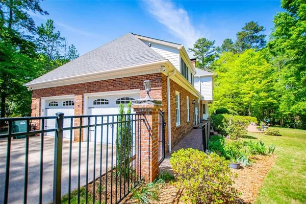 $849,900 | 203 South Ole Hickory Trail, Carrollton, GA 30117