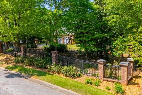 $849,900 | 203 South Ole Hickory Trail, Carrollton, GA 30117