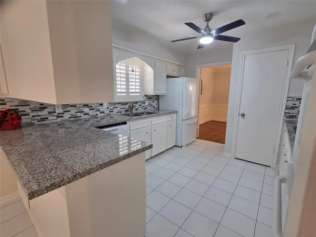 $429,500 | 418 Longview Drive, Sugar Land, TX 77478