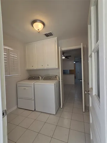 $429,500 | 418 Longview Drive, Sugar Land, TX 77478