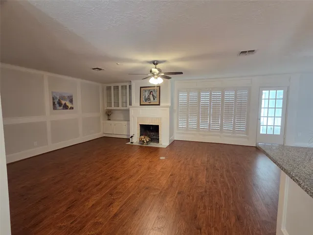 $429,500 | 418 Longview Drive, Sugar Land, TX 77478