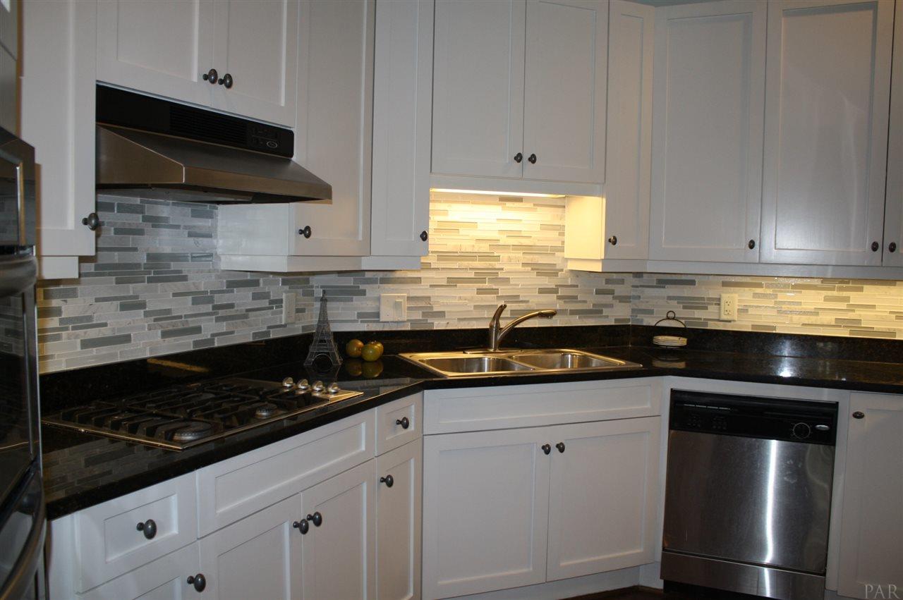 529 North Spring Street Pensacola, FL 32501 - Photo 8 of 47