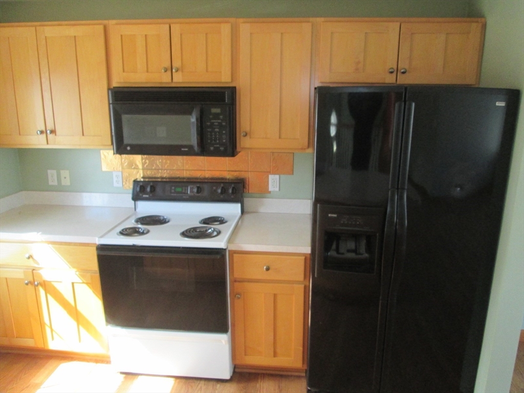 32 Rena Street Worcester, MA 01604 - Photo 4 of 40 Gallery Image 4