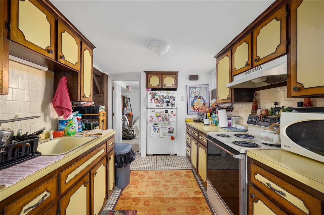 64 Walnut Street Tiverton, RI 02878 - Photo 33 of 40