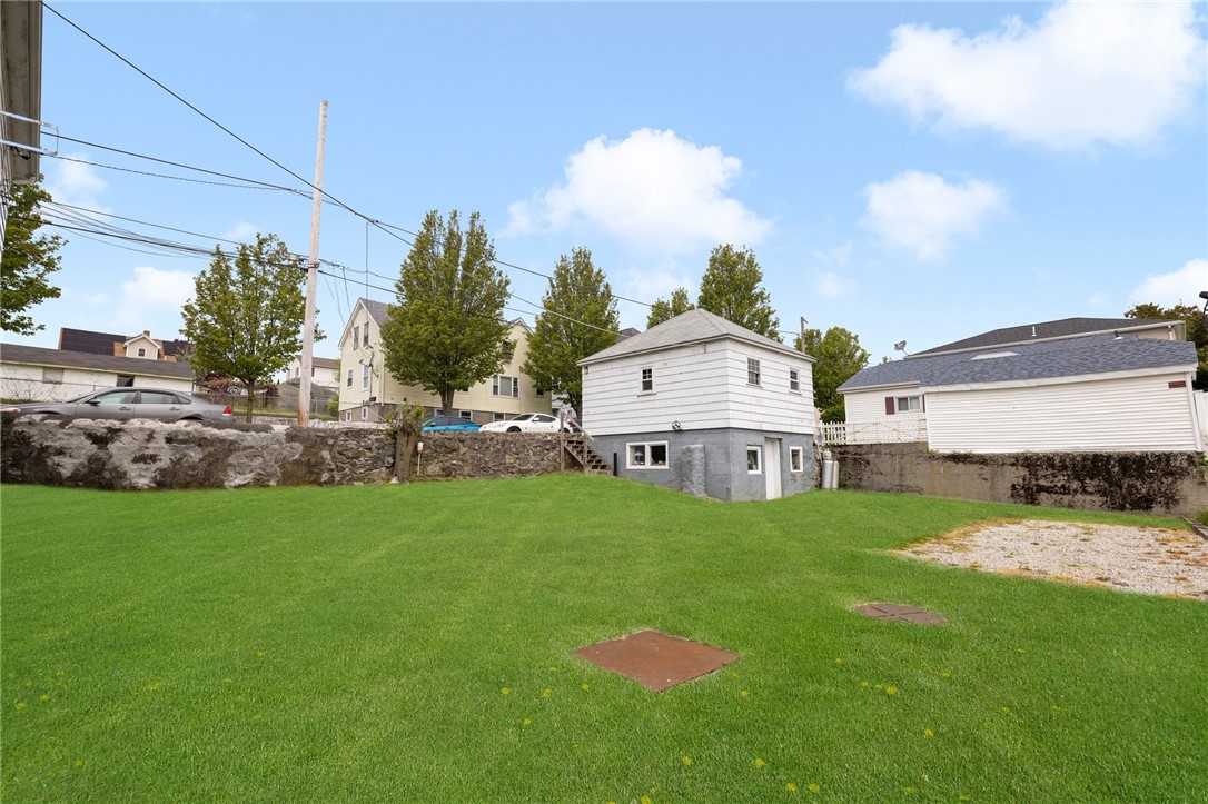64 Walnut Street Tiverton, RI 02878 - Photo 5 of 40