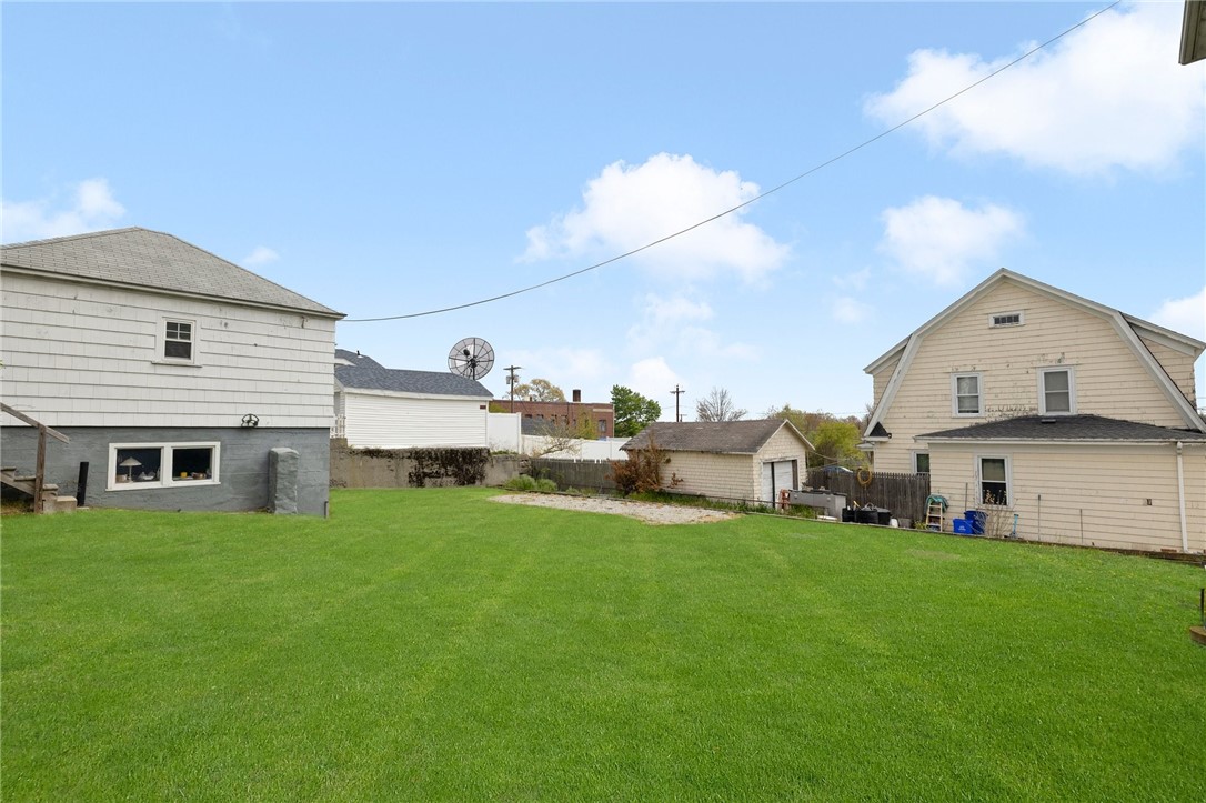 64 Walnut Street Tiverton, RI 02878 - Photo 6 of 40