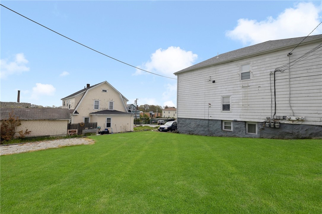 64 Walnut Street Tiverton, RI 02878 - Photo 7 of 40