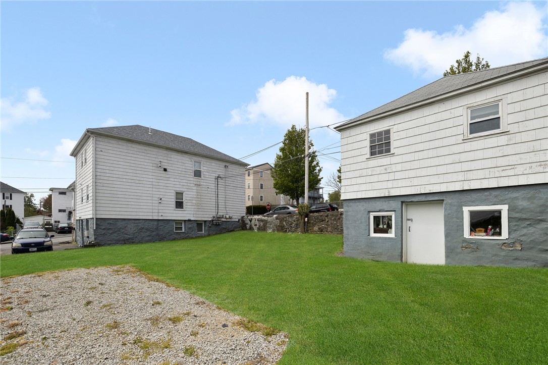 64 Walnut Street Tiverton, RI 02878 - Photo 9 of 40