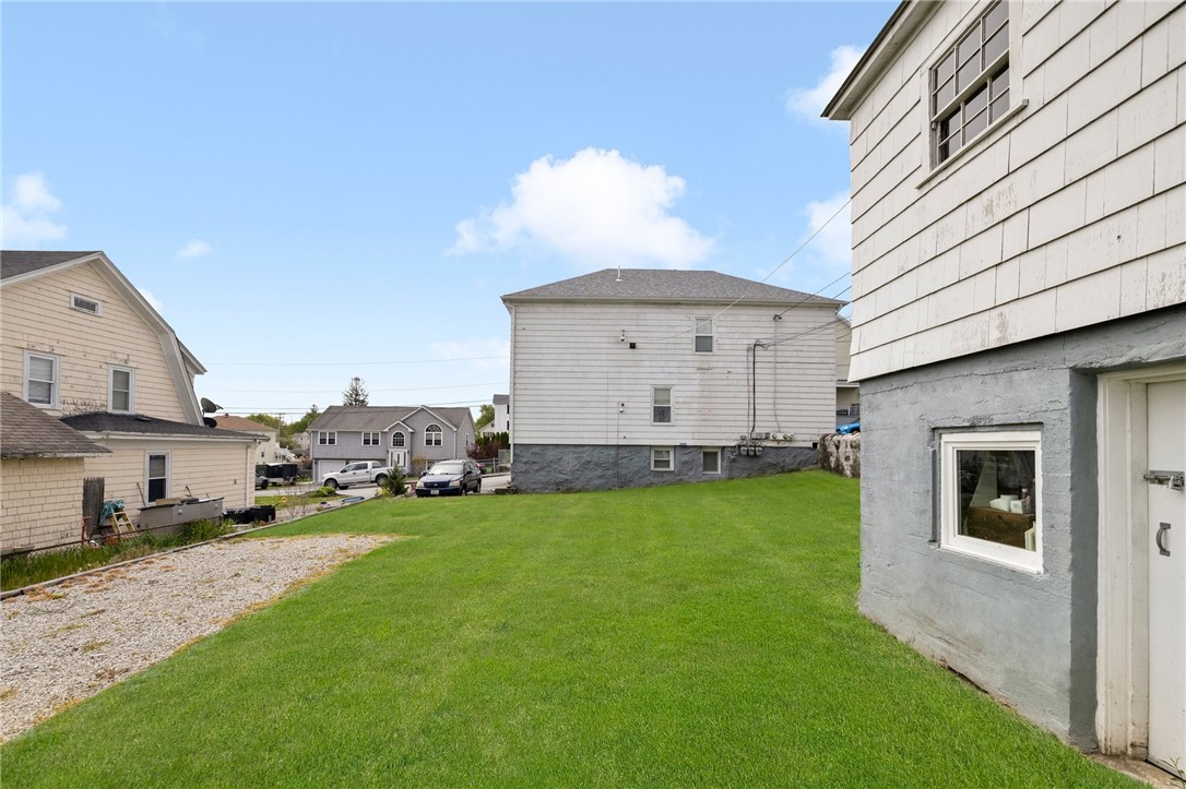 64 Walnut Street Tiverton, RI 02878 - Photo 10 of 40