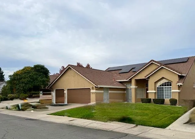 a view of house and outdoor space