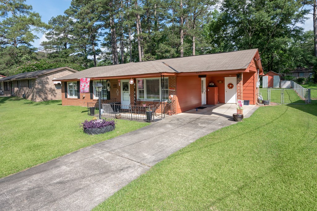 6215 Rockefeller Drive Columbus, GA 31909 - Photo 2 of 27 Gallery Image 2