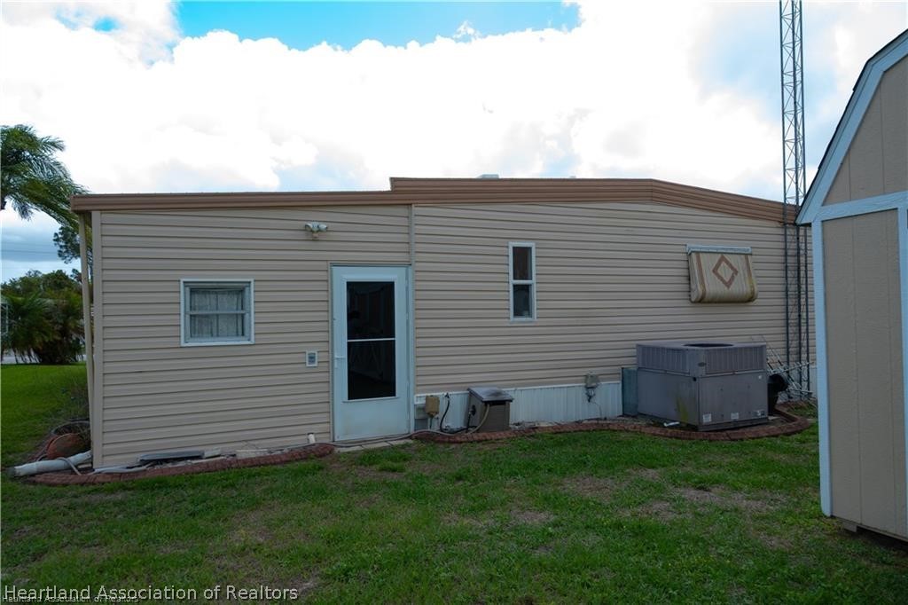 2721 Roger Street Sebring, FL 33872 - Photo 3 of 30