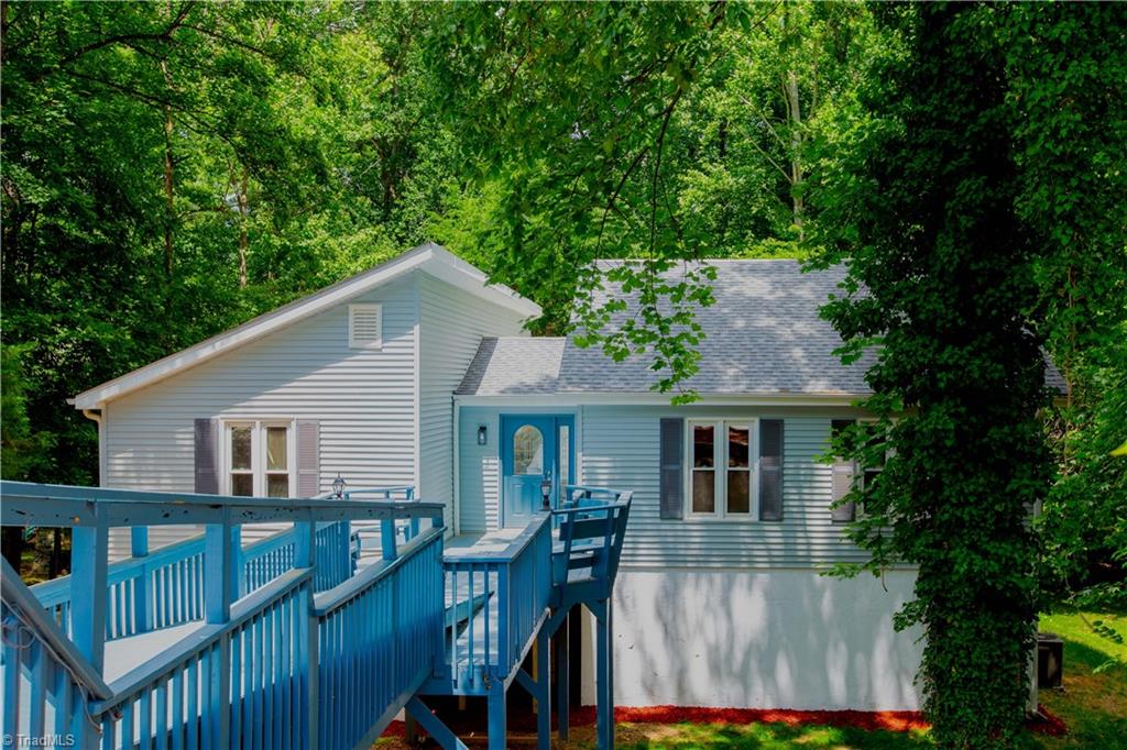 105 Devon Road Jamestown, NC 27282 - Photo 2 of 47