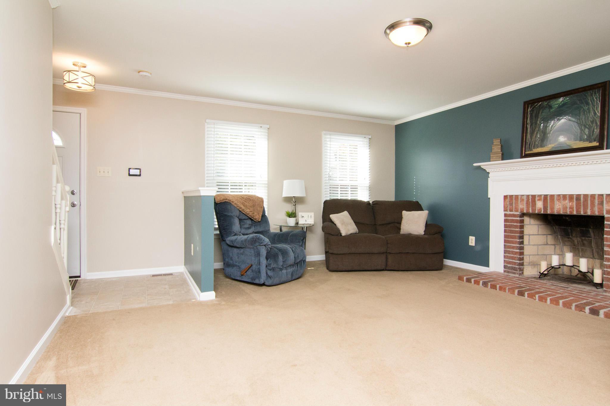 470 Uniontown Road Westminster, MD 21158 - Photo 2 of 25 Living Room