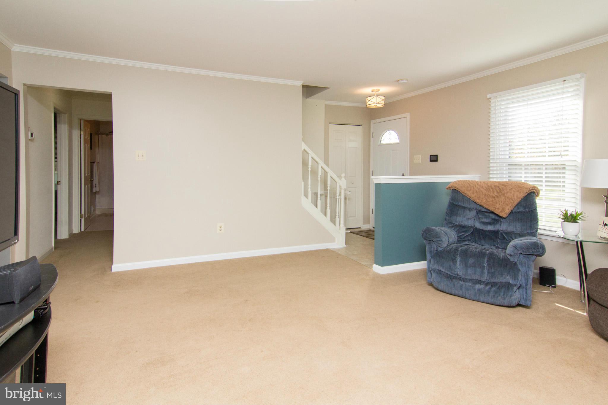 470 Uniontown Road Westminster, MD 21158 - Photo 3 of 25 Living Room