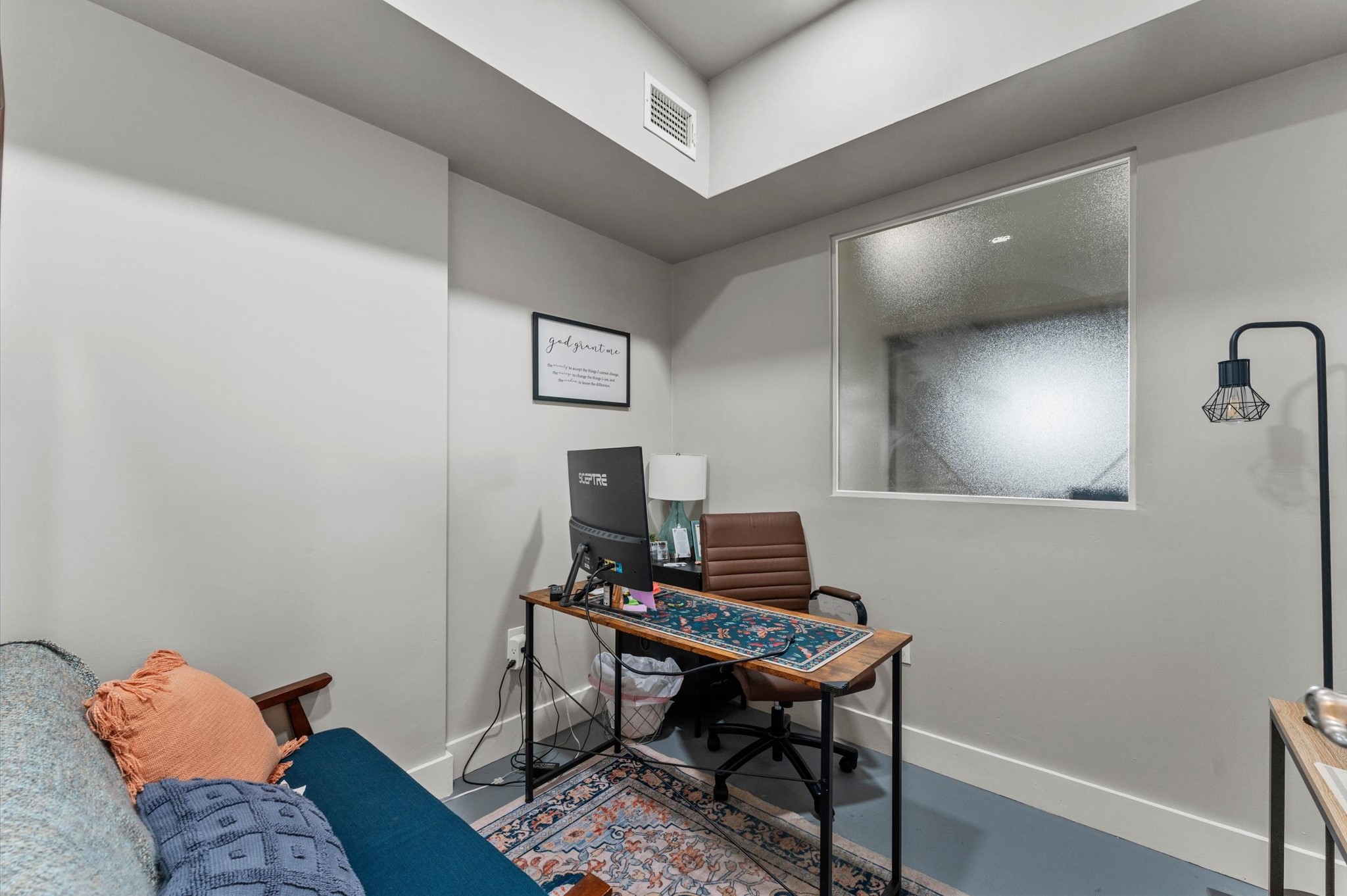 945 Harvard Street Houston, TX 77008 - Photo 29 of 47 Extra room office space/library.