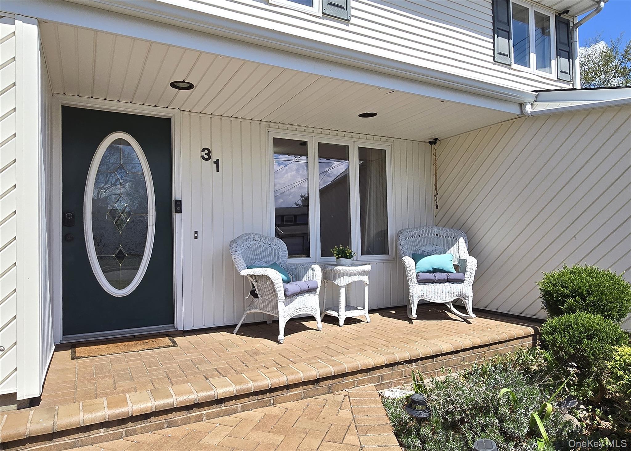 31 Executive Road Selden, NY 11784 - Photo 2 of 23
