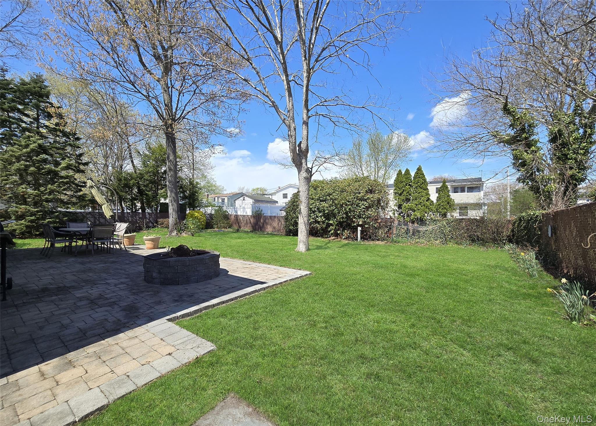 31 Executive Road Selden, NY 11784 - Photo 22 of 23
