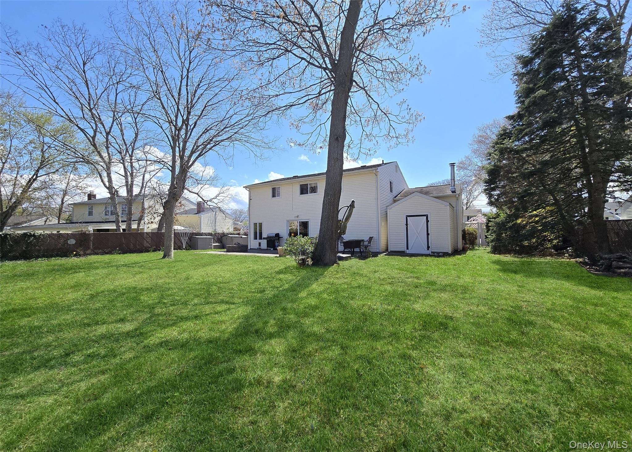 31 Executive Road Selden, NY 11784 - Photo 23 of 23