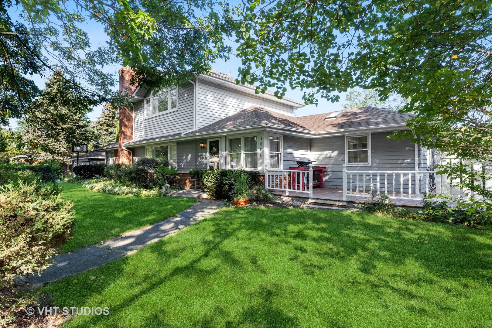 1600 Good Avenue Park Ridge, IL 60068 - Photo 2 of 20 a view of a house with a yard porch and sitting area