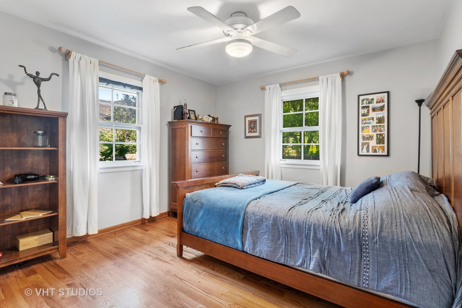 1600 Good Avenue Park Ridge, IL 60068 - Photo 10 of 20 a bedroom with a bed and a window