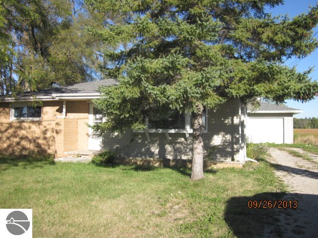 5520 North State Road Alma, MI 48801 - Photo 1 of 12 1777513.JPG