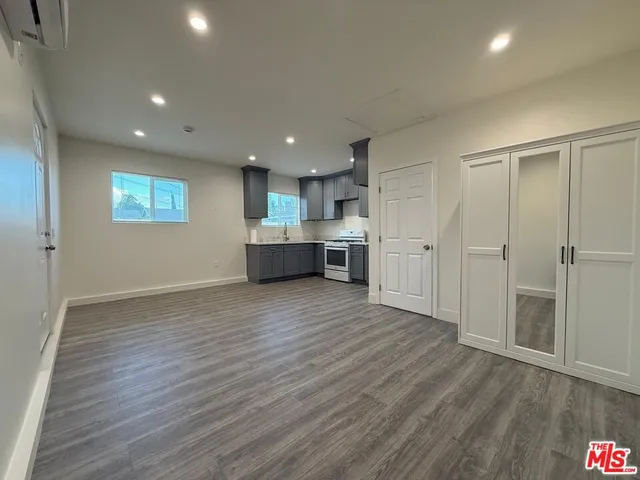 $1,799 | 6942 Atoll Avenue, North Hollywood, CA 91605