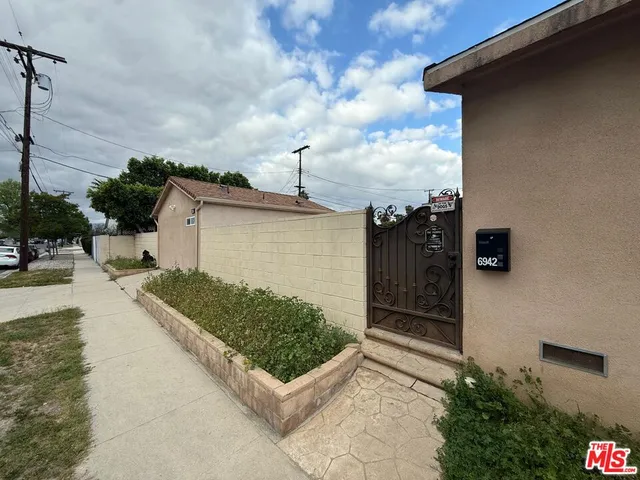 $1,799 | 6942 Atoll Avenue, North Hollywood, CA 91605